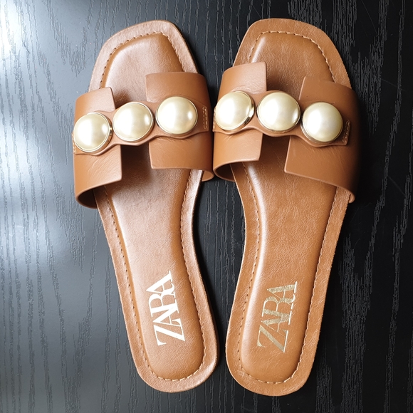 Zara shoes / slides / flats - Picture 2 of 4